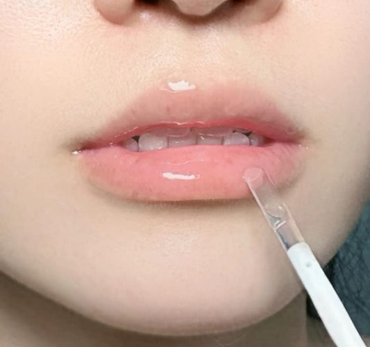 🇯🇵日本♥ ATTENIR Enrich Lip Oil 摩洛哥堅果油&胎盤素唇部保濕精華 \ 孕婦敏感肌可用的淡化唇紋、防止暗沈好物 / アテニア エンリッチリップオイル 7.8g