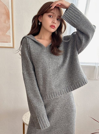 🇯🇵 Japanese mature V-neck hooded top + pencil skirt knitwear set Hoodie and tight skirt knitwear set-up