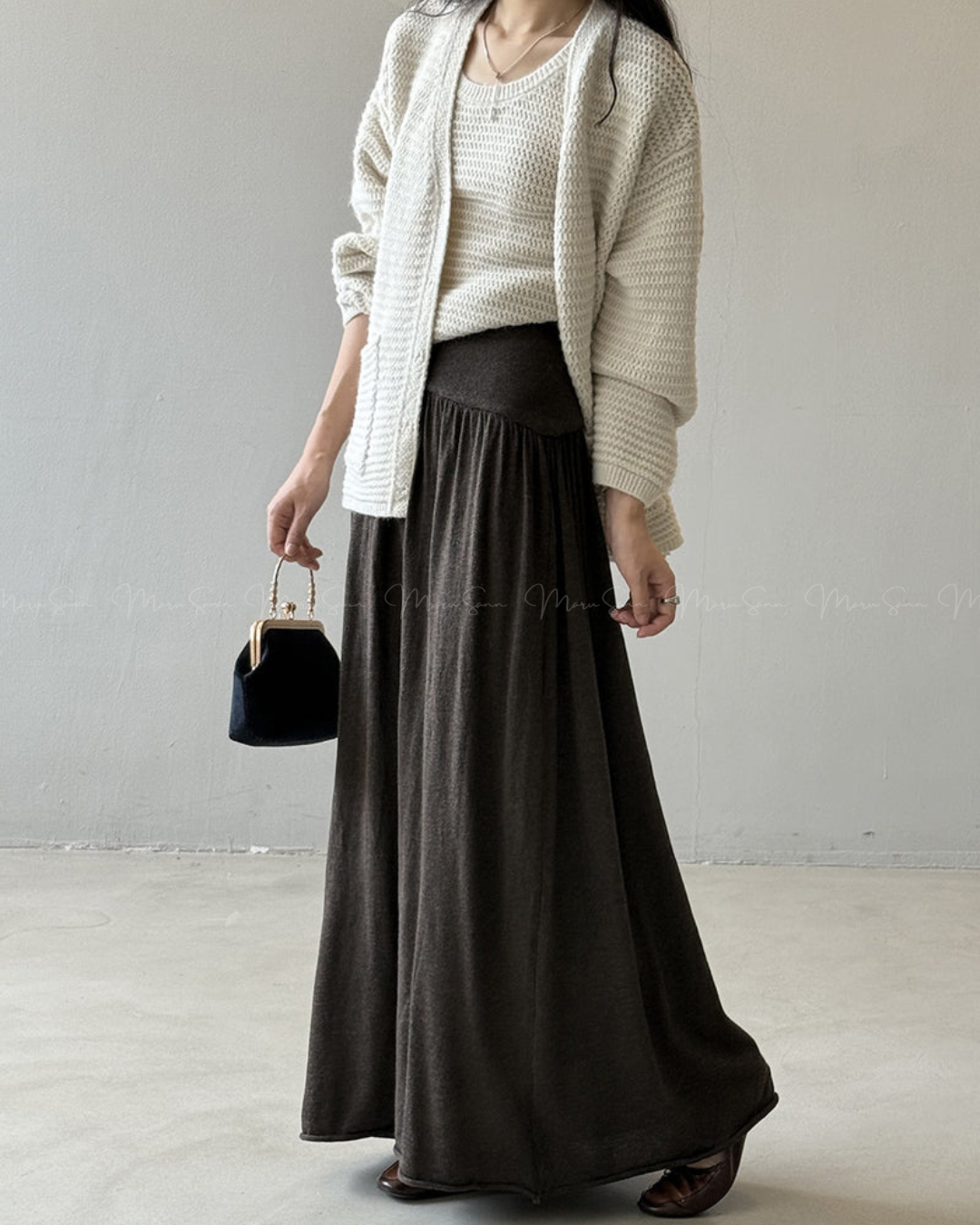 🇰🇷KOREA
♥ V領針織吊帶背心+寬鬆外套-兩件式套裝
V-neck knitted camisole + loose jacket - two-piece set SS-KSS98926522