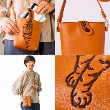🇯🇵Japan Hold the happy tail high! Cat design wide smartphone shoulder bag Leather cat vertical tail oblique bag (3 colors)