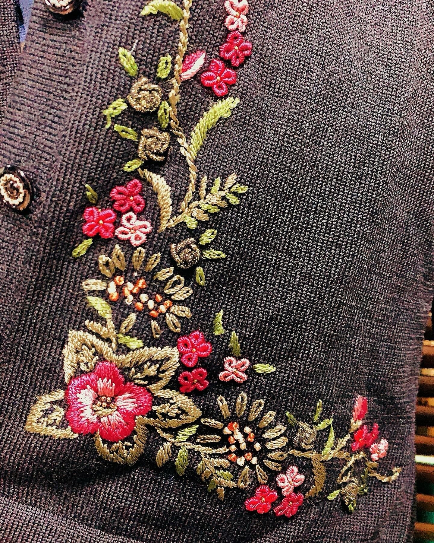 🇯🇵Japanese Vintage Embroidered Rose Red Jacket Vintage Black Rose Outer 🔎 ss-vin072