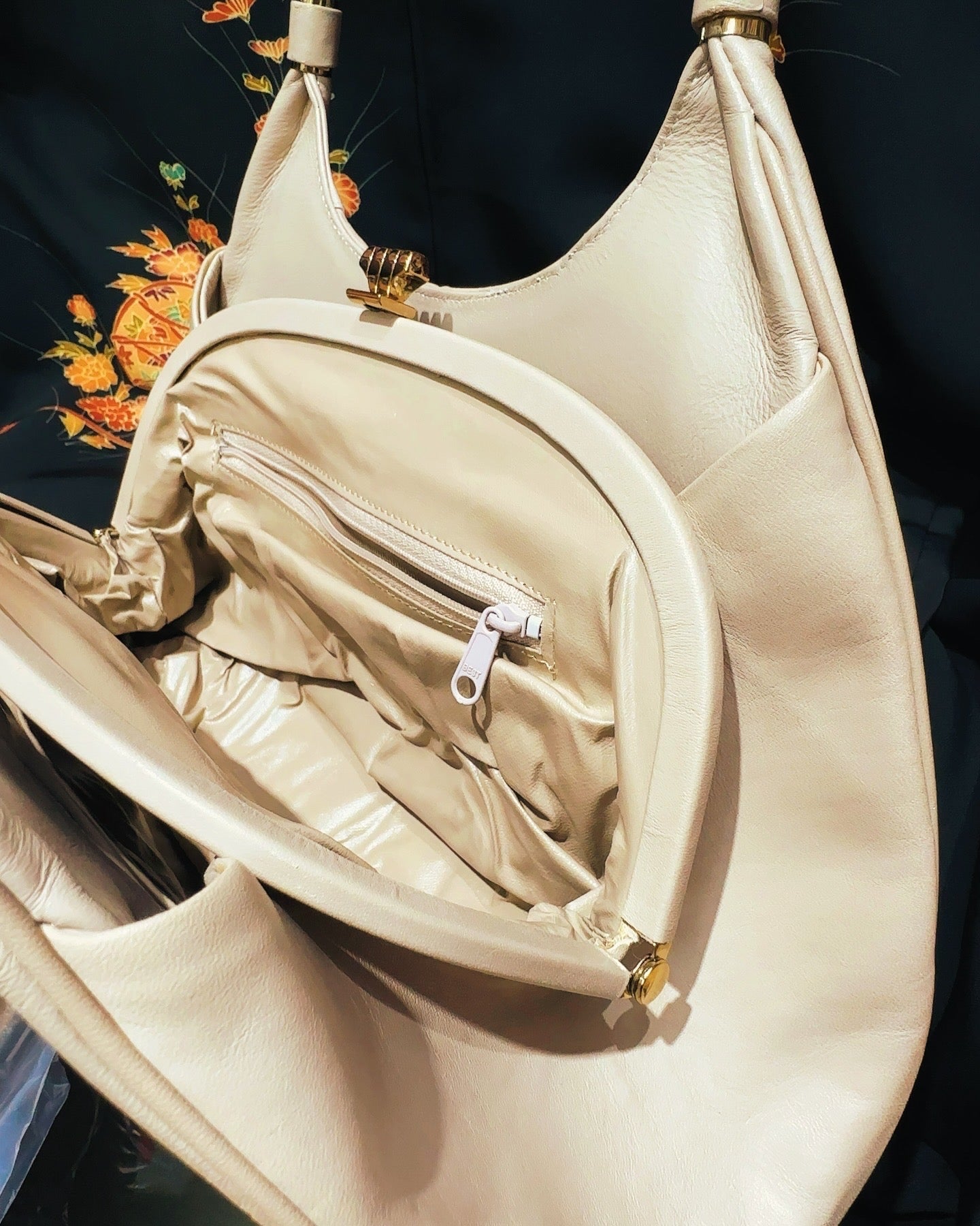 🇯🇵JAPAN Vintage ♡ Bags(Frame Purse/Frame Clutch/Kuchi Bag/Wallet)｜ 🇯🇵日本古著 ♡ 手袋(金襴錦織西陣織和裝手袋/口金袋/銀包)｜🔎 ss-vin086  Early Japanese second-hand old bag / ladies dinner bag