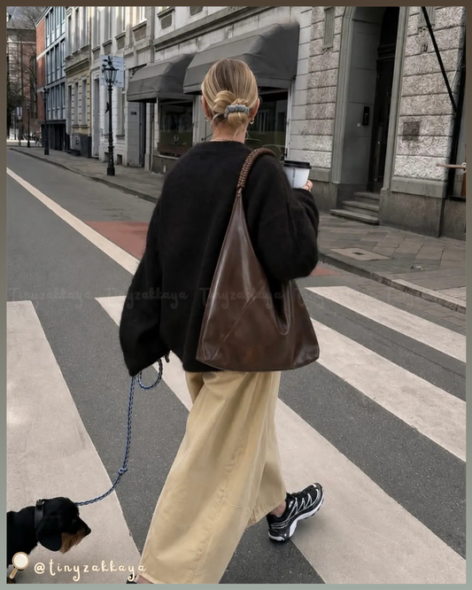 🇯🇵JAPAN ♥
CIYOT 編織手柄 麂皮皮革大容量肩背包 (3色入)
Vintage-style Braided-Handle Tote Bag